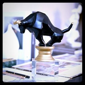 Original Design Modern Creative Black Bull Crystal